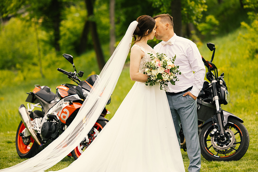 Focení i hraní na svatbě Adély a Jarka, Pod Břesteckou skalou Focení i hraní na svatbě Adély a Jarka, Pod Břesteckou skalou