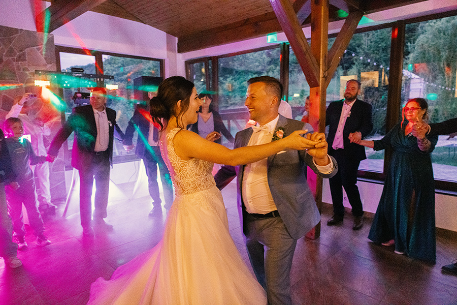 Focení i hraní na svatbě Adély a Jarka, Pod Břesteckou skalou Focení i hraní na svatbě Adély a Jarka, Pod Břesteckou skalou