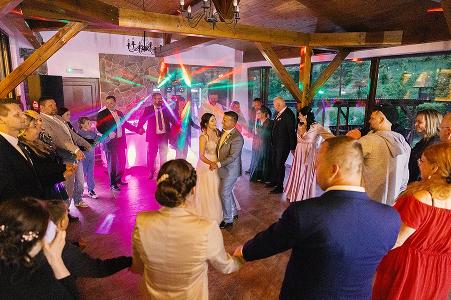 Focení i hraní na svatbě Adély a Jarka, Pod Břesteckou skalou Focení i hraní na svatbě Adély a Jarka, Pod Břesteckou skalou