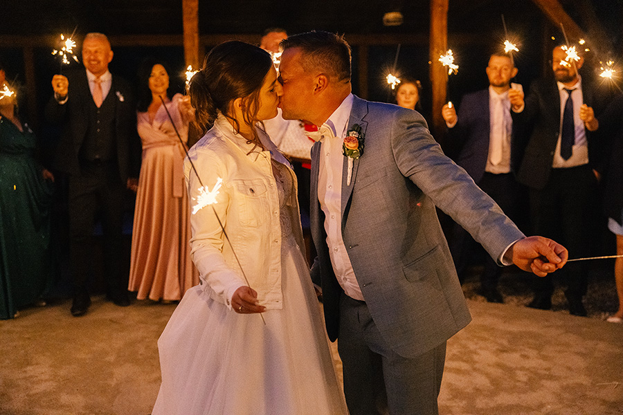 Focení i hraní na svatbě Adély a Jarka, Pod Břesteckou skalou Focení i hraní na svatbě Adély a Jarka, Pod Břesteckou skalou