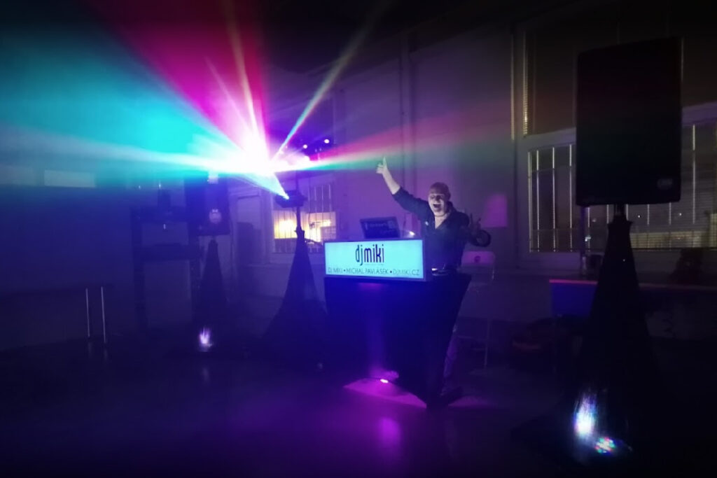 DJ Miki / Firemní večírek STRONGO